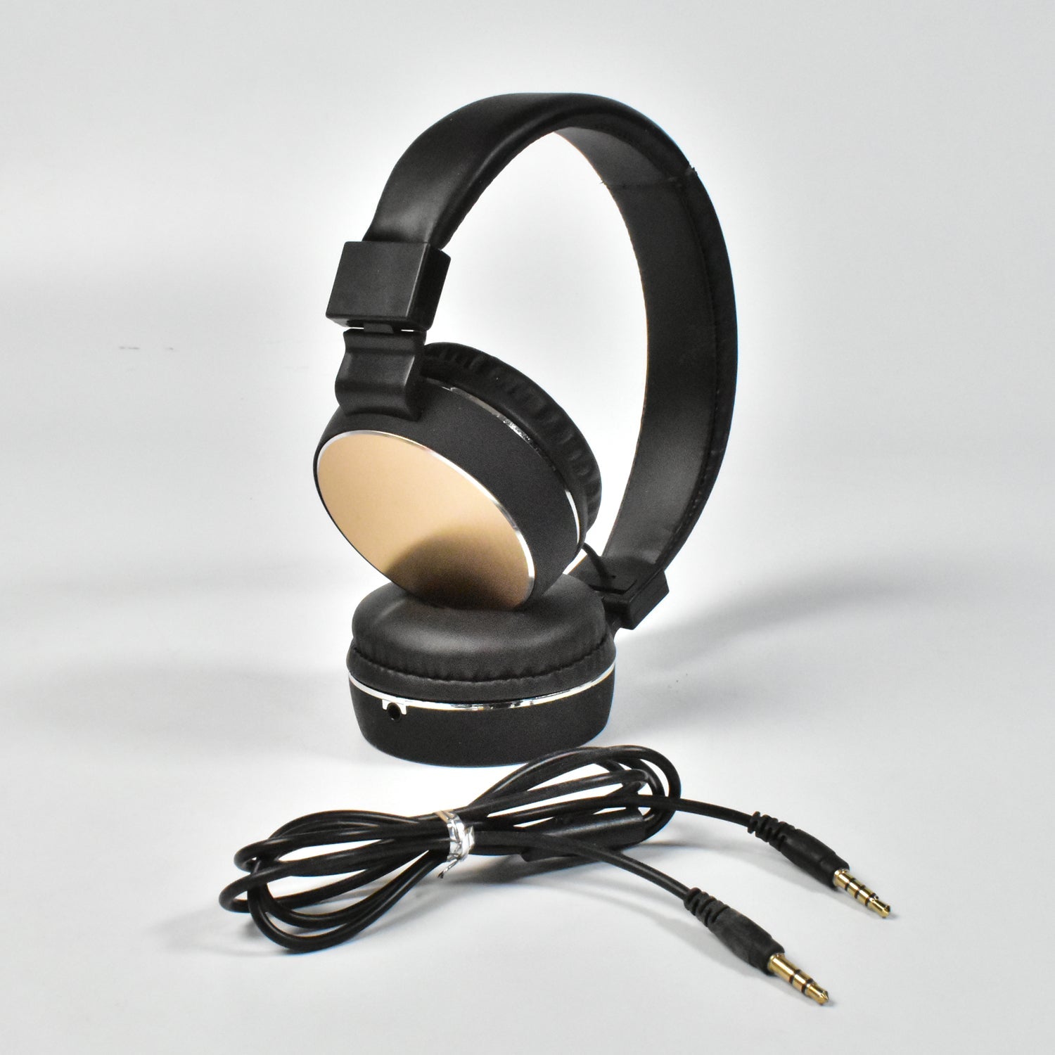 6389 Wired On Ear Headphones With Mic With 3.5 Mm Drivers, In-Built Noise Cancelling, Foldable And Adjustable For Laptop/ Pc / Office / Home DeoDap 6389 Wired On Ear Headphones With Mic With 3.5 Mm Drivers, In-Built Noise Cancelling, Foldable And Adjustable For Laptop/ Pc / Office / Home DeoDap